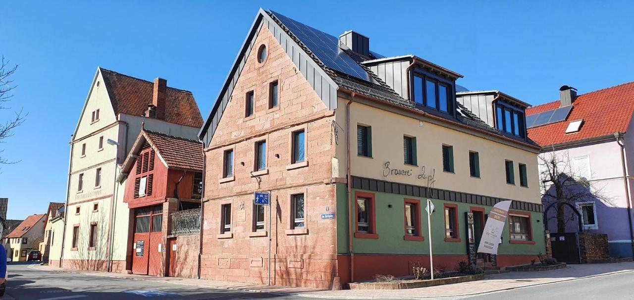 Wirtshaus & Hotel Zur Alten Brauerei Zapf Uettingen ภายนอก รูปภาพ