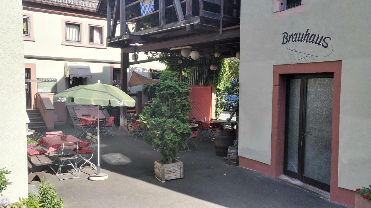 Wirtshaus & Hotel Zur Alten Brauerei Zapf Uettingen ภายนอก รูปภาพ